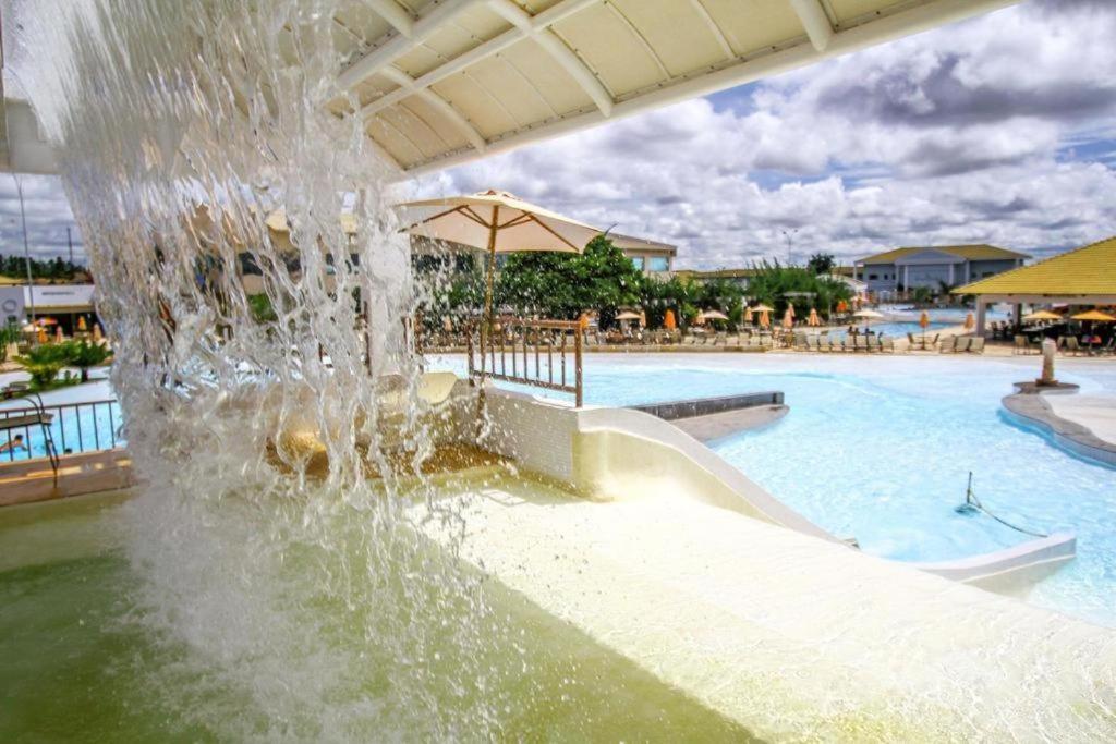 Lacqua diroma com fogão, geladeira, micro-ondas, Park aquático 24h, acomoda até 5 pessoas Caldas Novas Exterior foto