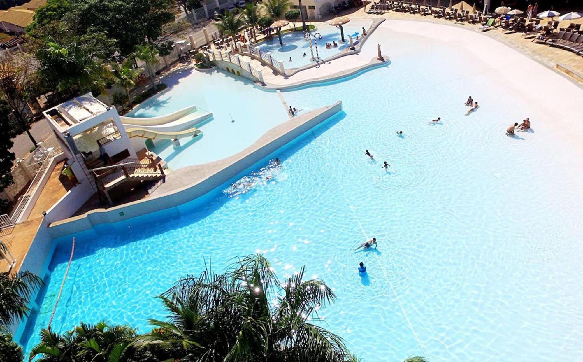 Lacqua diroma com fogão, geladeira, micro-ondas, Park aquático 24h, acomoda até 5 pessoas Caldas Novas Exterior foto