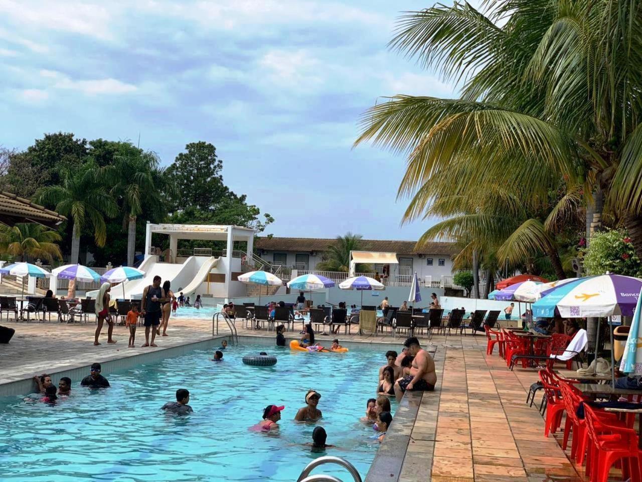 Lacqua diroma com fogão, geladeira, micro-ondas, Park aquático 24h, acomoda até 5 pessoas Caldas Novas Exterior foto