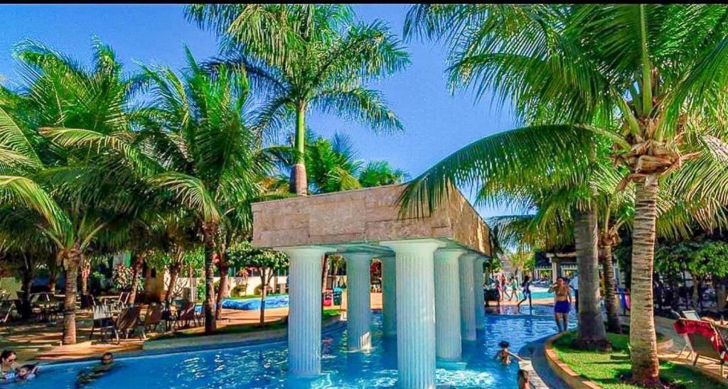 Lacqua diroma com fogão, geladeira, micro-ondas, Park aquático 24h, acomoda até 5 pessoas Caldas Novas Exterior foto