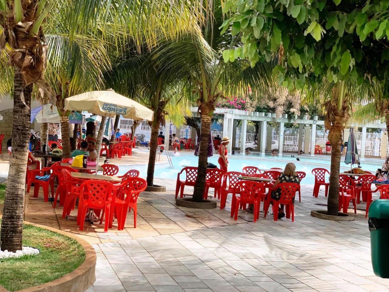 Lacqua diroma com fogão, geladeira, micro-ondas, Park aquático 24h, acomoda até 5 pessoas Caldas Novas Exterior foto