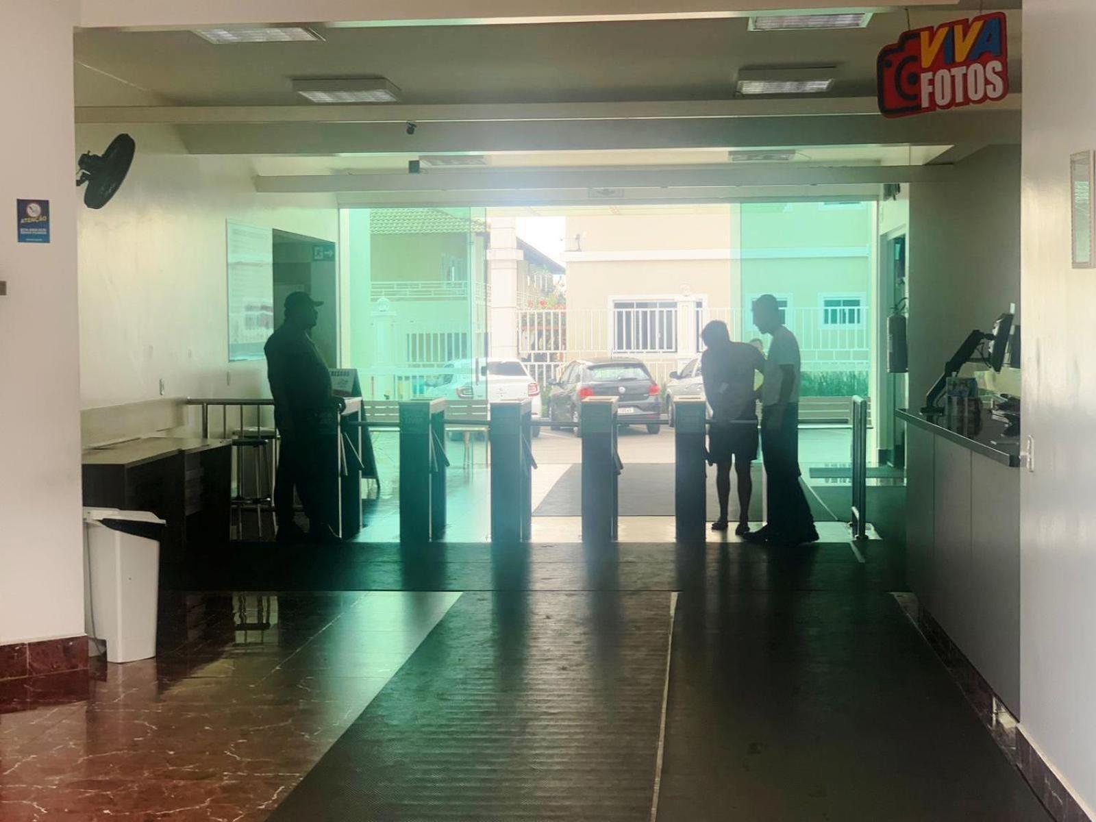 Lacqua diroma com fogão, geladeira, micro-ondas, Park aquático 24h, acomoda até 5 pessoas Caldas Novas Exterior foto