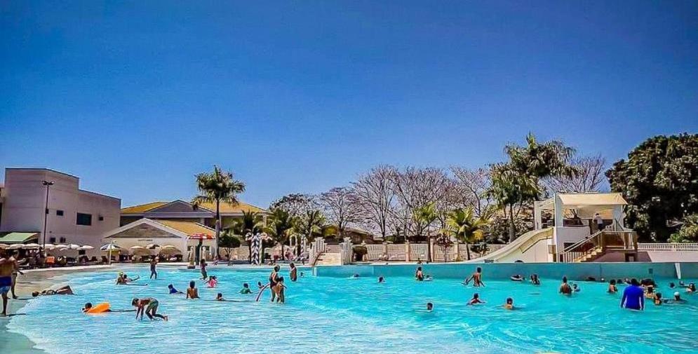 Lacqua diroma com fogão, geladeira, micro-ondas, Park aquático 24h, acomoda até 5 pessoas Caldas Novas Exterior foto