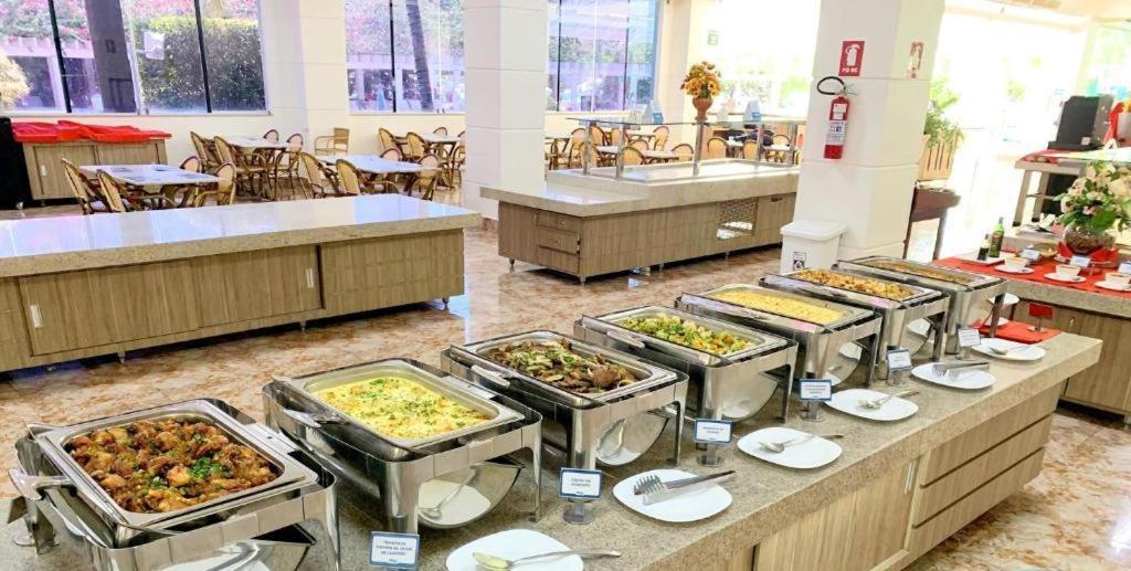 Lacqua diroma com fogão, geladeira, micro-ondas, Park aquático 24h, acomoda até 5 pessoas Caldas Novas Exterior foto