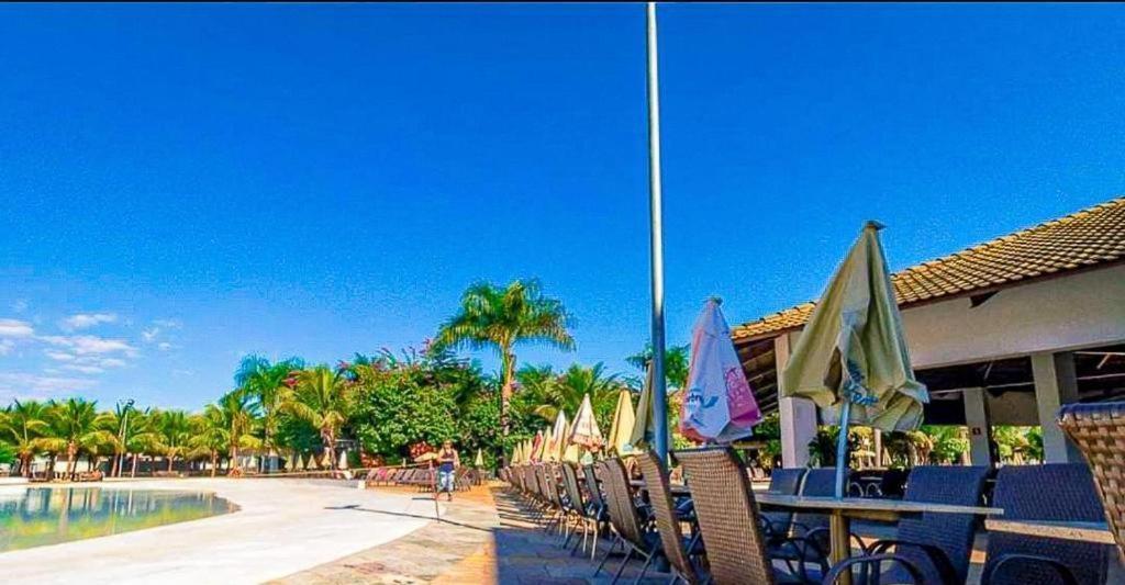 Lacqua diroma com fogão, geladeira, micro-ondas, Park aquático 24h, acomoda até 5 pessoas Caldas Novas Exterior foto