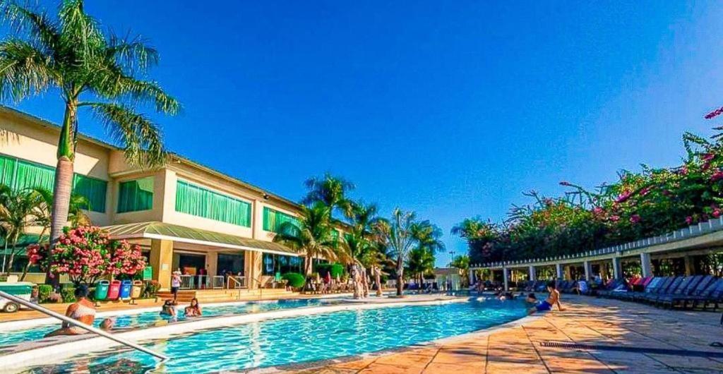 Lacqua diroma com fogão, geladeira, micro-ondas, Park aquático 24h, acomoda até 5 pessoas Caldas Novas Exterior foto